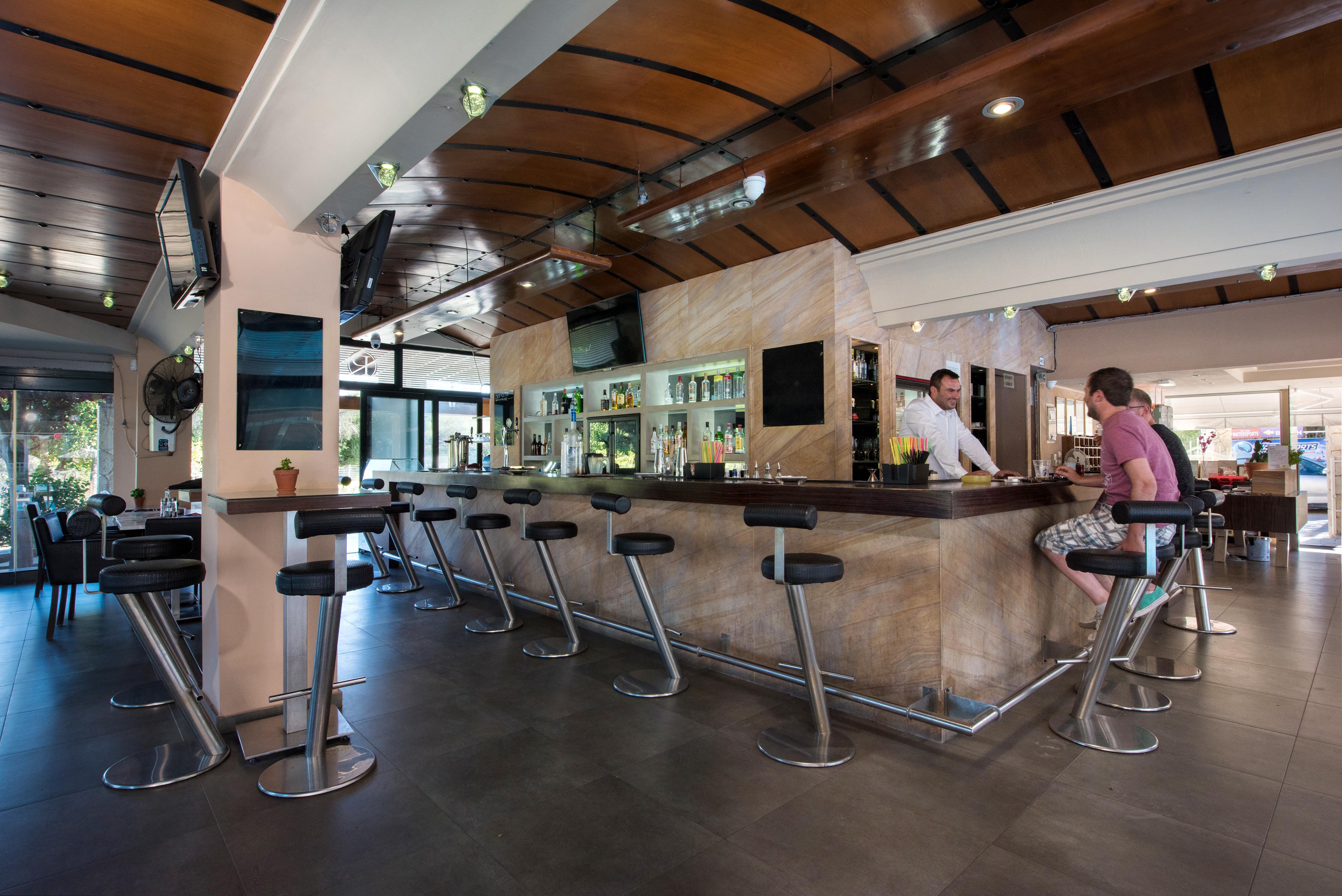 Kavos Plaza Hotel 외부 사진