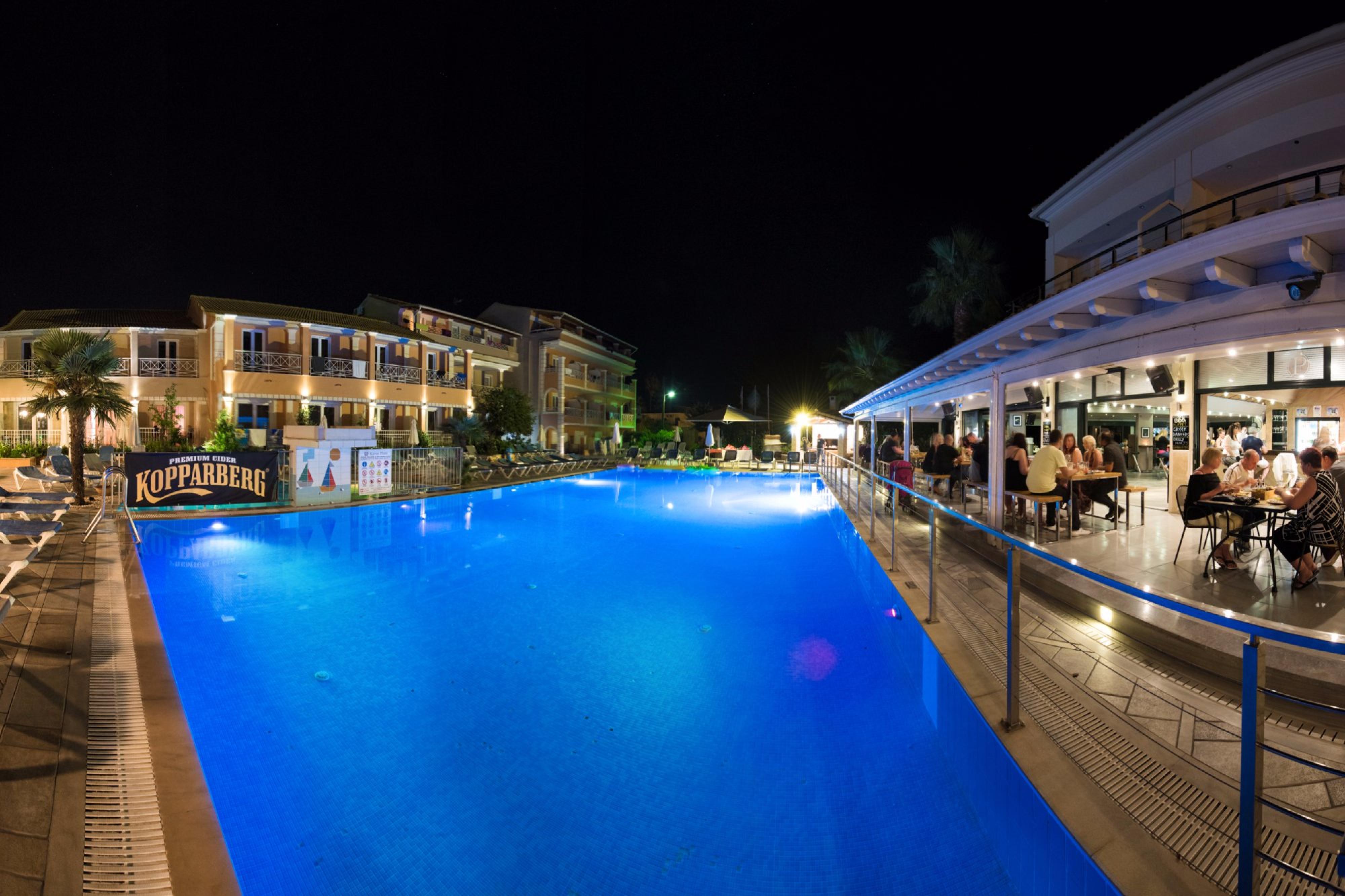 Kavos Plaza Hotel 외부 사진