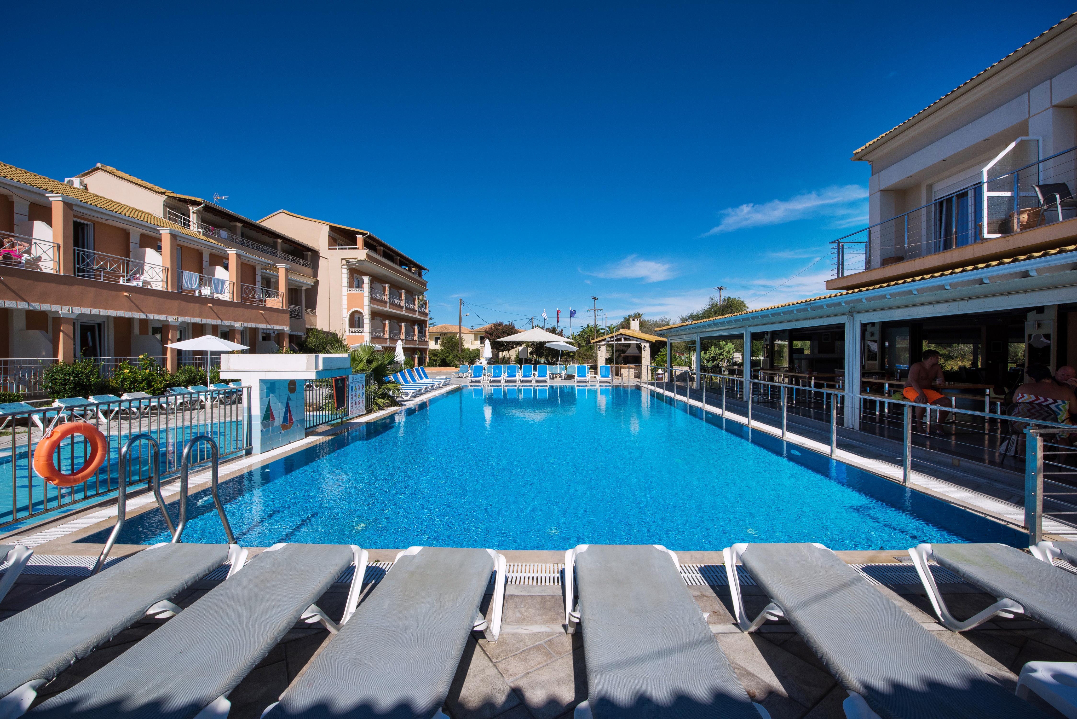 Kavos Plaza Hotel 외부 사진
