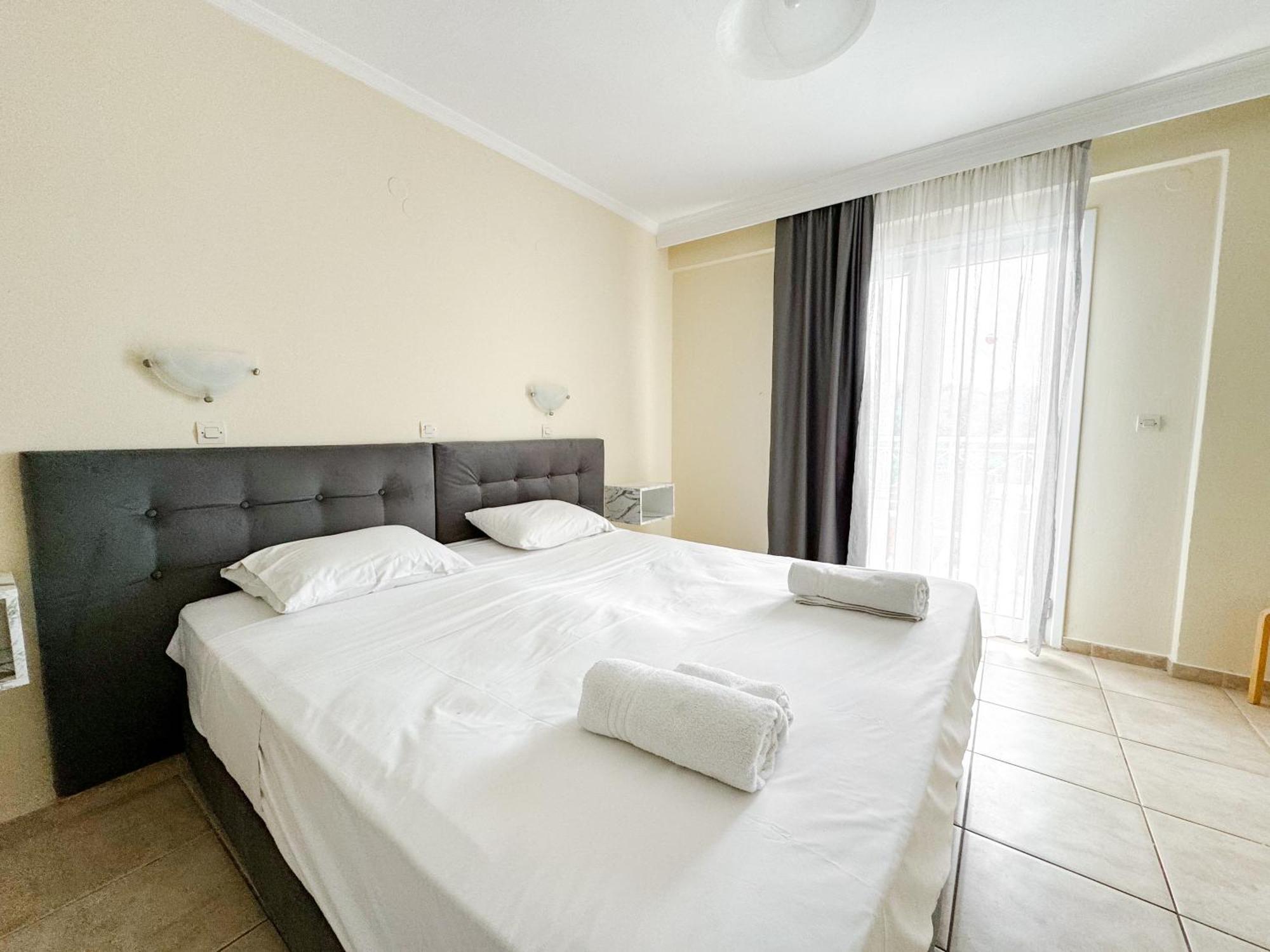 Kavos Plaza Hotel 외부 사진