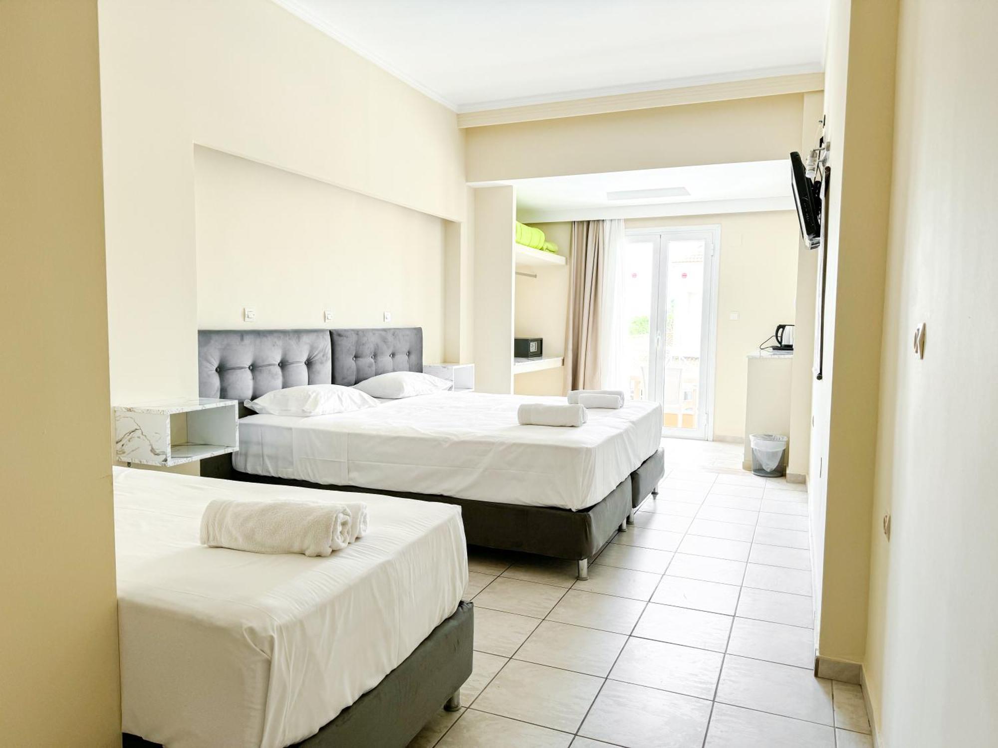 Kavos Plaza Hotel 외부 사진