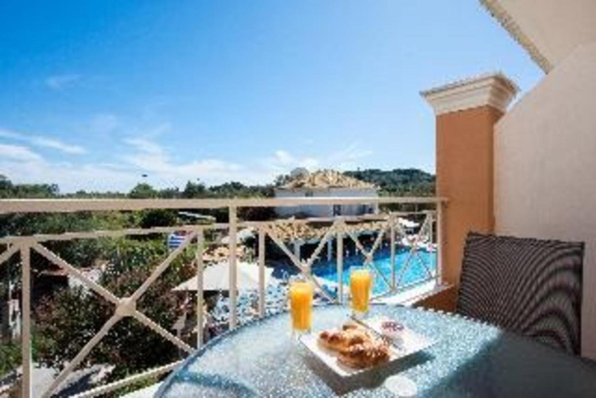 Kavos Plaza Hotel 외부 사진