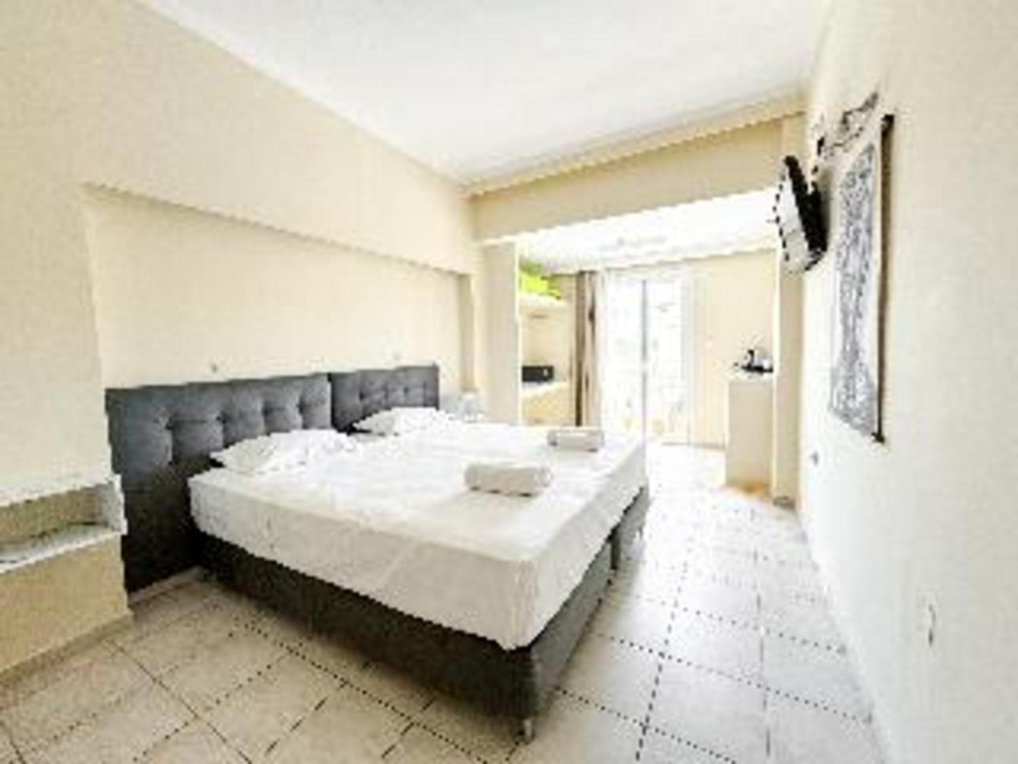 Kavos Plaza Hotel 외부 사진