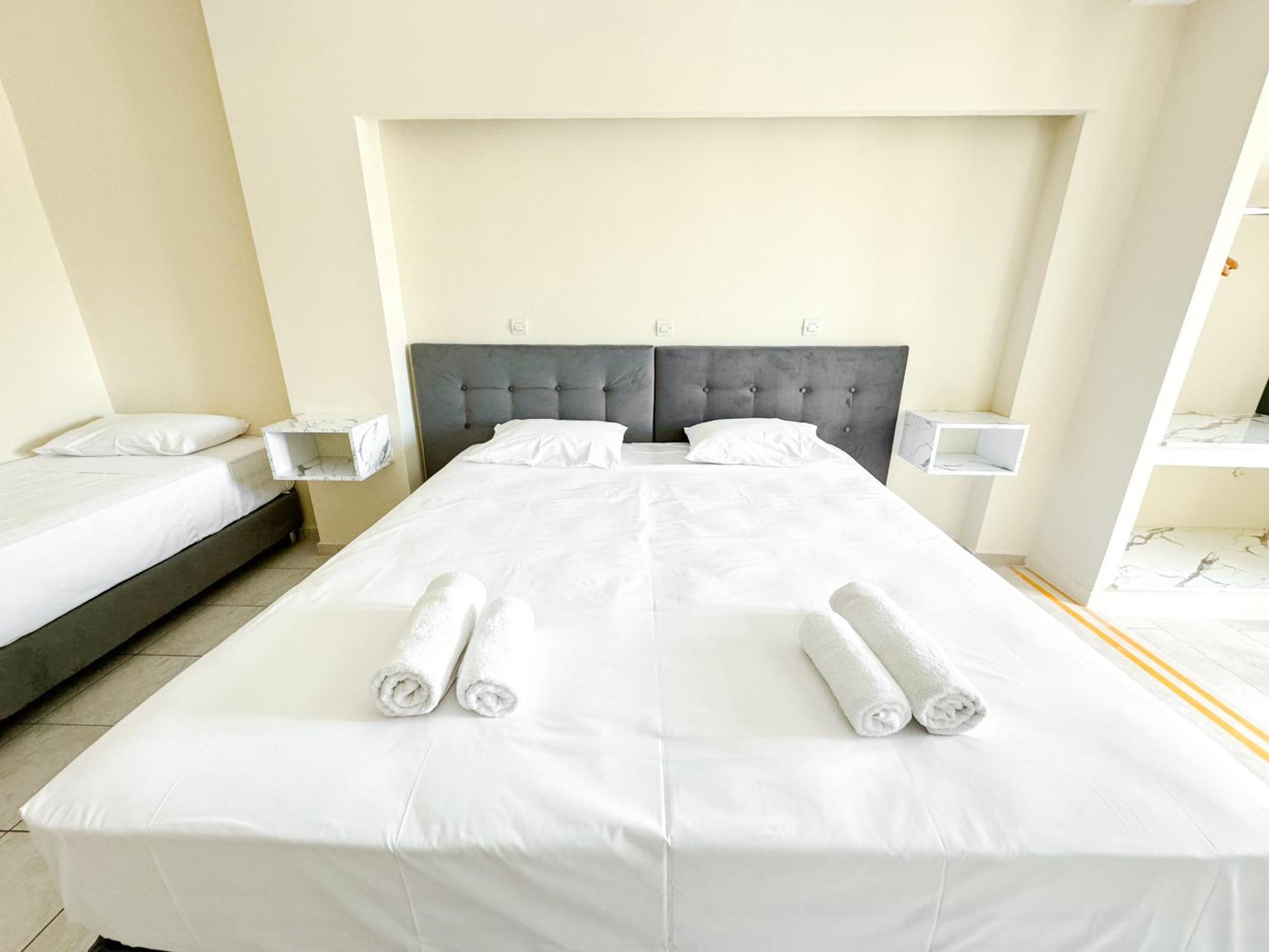 Kavos Plaza Hotel 외부 사진