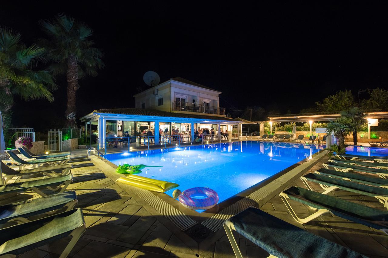 Kavos Plaza Hotel 외부 사진