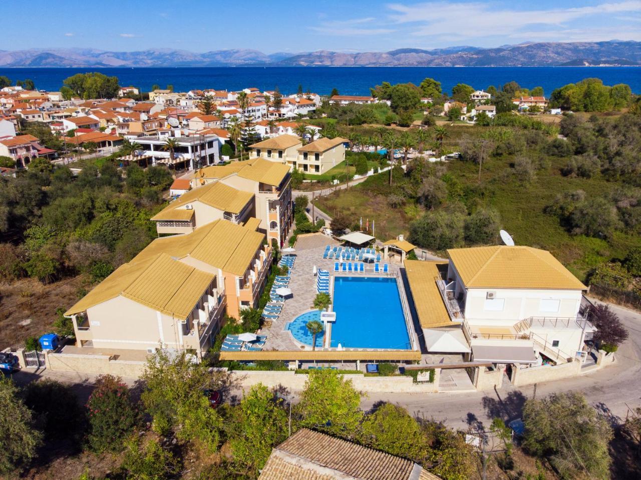 Kavos Plaza Hotel 외부 사진