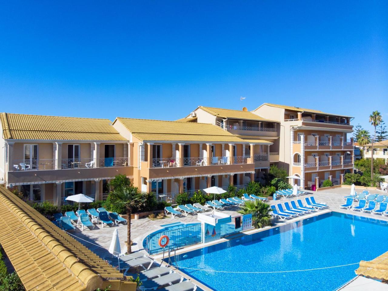 Kavos Plaza Hotel 외부 사진