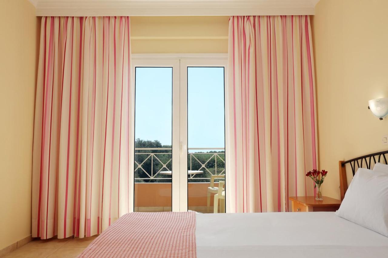 Kavos Plaza Hotel 외부 사진